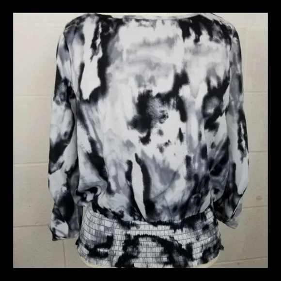 NWOT! MICHAEL KORS SPLATTER DESIGN BLOUSE - Picture 7 of 11